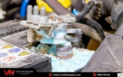 Hướng dẫn phục hồi bình ắc quy khô xe nâng tại nhà