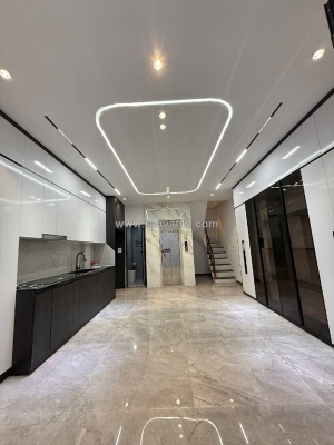 Khúc thừa dụ dt 40m x7 tầng thang máy 13,5 tỷ ngõ ba gác,gần phố,mặt tiền 4,6m