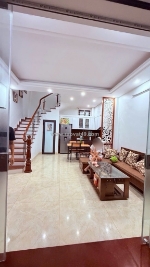 Lạc long quân dt 30m xmt 5.2m-11,5 tỷ,vài bước ô tô 54 chỗ tránh,ngõ thông,gần