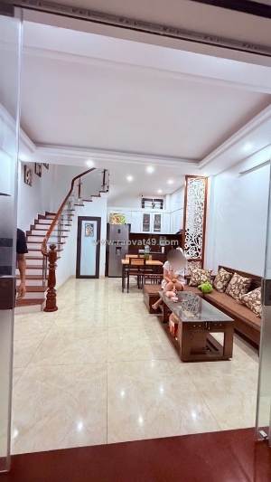 Lạc long quân dt 30m xmt 5.2m-11,5 tỷ,vài bước ô tô 54 chỗ tránh,ngõ thông,gần