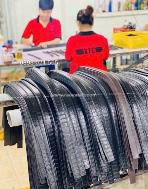 Lấy sỉ đủ mẫu – khởi nghiệp dễ dàng với hàng da có sẵn