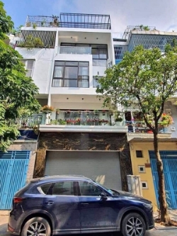 Mặt ngõ phạm tuấn tài - lớn hơn phố - thang máy - vỉa hè xe con hạn chế kinh