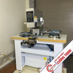 Máy dập cúc nhựa – giải pháp tăng tốc sản xuất cho ngành may mặc