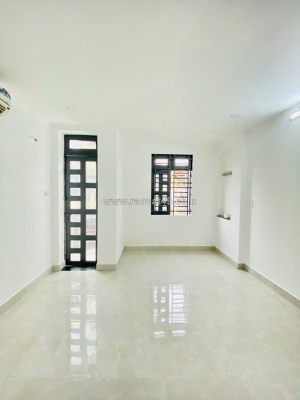 Một góc nhỏ yên bình trên đường nguyễn văn cừ – trái tim quận 1