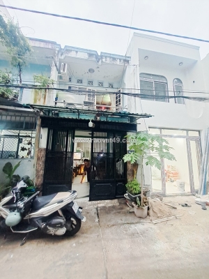 Nhà 2 tầng đúc gần chợ bình long hẻm xe hơi 6m thông 34m² (3.5x10) vị trí vàng