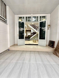 Nhà 2 tầng mới đẹp 56 m2, khu sầm uất. hẻm xe hơi một trục thẳng đường thới an
