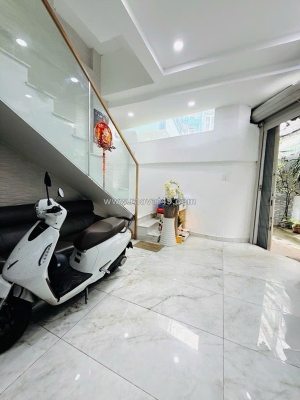 Nhà bán trung tâm p2 quận 10 – nguyễn chí thanh – 3 tầng – ngang 4.3m – giá