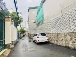 Nhà cũ tiện xây mới - 150m2 - khu toàn nhà cao tầng - xây làm chdv - chính chủ