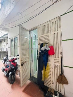 Nhà dân xây chắc chắn - full nội thất - gần phố - cách đường ô tô tránh 20m _5