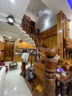 Nhà đẹp 3 tầng 3 mê nội thất gỗ sang trọng, thông ra yên thế - bắc sơn!