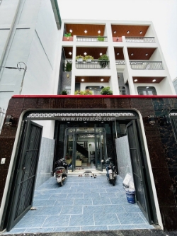 Nhà đẹp, xe hơi vào sân, cách hà huy giáp 300m, nội thất đẹp đẽ, nở hậu