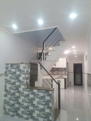 Nhà hẻm 137 âu dương lân p.chánh hưng (p2q8)