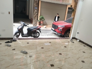 Nhà hoàng quốc việt, ôtô vào nhà, gần hồ điều hòa, dt35m2, mt4m, 6 tầng thang