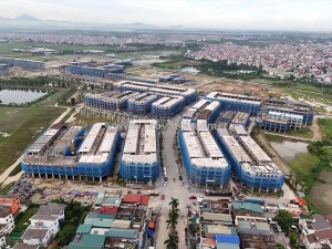 Nhà mặt phố hoàng quốc việt, dt75m2  mặt tiền 5m, cao 5 tầng giá 17 tỷ