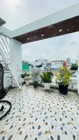 Nhà mt đường thái phiên phường 8 quận 11 cũ.