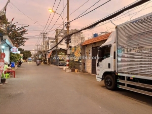 Nhà phố 3 lầu hẻm 8m tô ngọc vân ngang 5.3m 132m2 ở ngay tặng nt đẹp chỉ 12.3