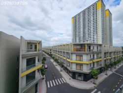 🏡nhà phố bcons uni valley
• giá: 7,1 –8 tỷ/căn
• đất 60–120m², xây 1 trệt 3