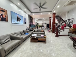 Nhà phố hoàng ngân-70m*4tầng*5mmt-ngõ thông hoàng ngân, lê văn lương- giá 13,5