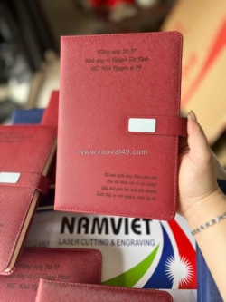 Nhận khắc laser sổ da – mừng ngày 20/11