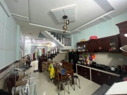 Nơ trang long - p11 - 70m2 - 2 tầng ( 4.1 x16 ) - hẻm xe hơi - sổ nở hậu - tiện