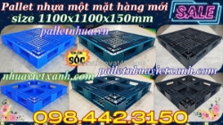 Pallet nhựa 1100x1100x150mm đan thanh màu xanh dương và đen