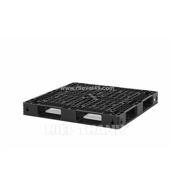 ~/Img/2025/11/pallet-nhua-mau-den-1100x1100x125mm-giai-phap-ke-hang-xuat-khau-ben-bi-gia-tot-01.jpg