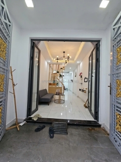 Sát mặt tiền khánh hội đúc bê tông diện tích 41 m2 có hơn 4 tê