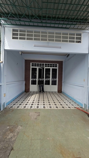 Sát mặt tiền xe hơi ngũ trong nhà 
ngang 3,7 dài 26 m2 nở hậu 4.6 m- 105