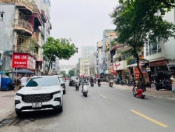 Siêu hiếm - hơn10 tỷ - 55m - nhà đẹp 7 tầng nguyễn văn cừ, sát chợ -10m ra mp,