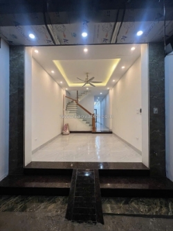 Siêu phẩm 51m yên lộ hà đông_ 5 tầng thang máy_ôtô qua nhà_ bãi xe cách nhà