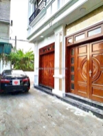 Thạch bàn- ở ngay- 5 tầng- ô tô đỗ cửa - chỉ 5.x tỷ