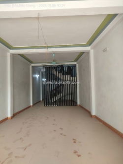 Thuê lâu dài giá rẻ phòng đào tạo giáp bát 300m, tầng 3,4, mặt tiền 30m, 25