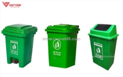 Thùng rác màu xanh lá - biểu tượng thân thiện của môi trường đô thị