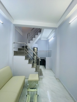 Trung tâm quận 10 sát quận 1 vị trí vàng - 3 tầng nhỉnh 2 tỷ - ngay vạn hạnh