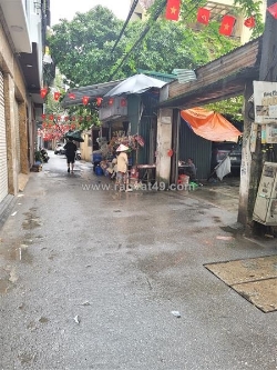 Vị trí đẹp - gần phố - lô góc - nhà nở hậu lộc lá  - xây căn hộ kd cho thuê. –