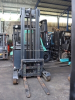 Xe reach truck ngồi lái 1.4 - 1.6 tấn: giải pháp tối ưu cho kho hàng cao tầng và lối đi hẹp