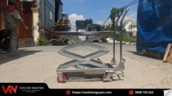 🛠️ xe nâng mặt bàn inox – bền bỉ, sạch sẽ, nâng hạ an toàn!