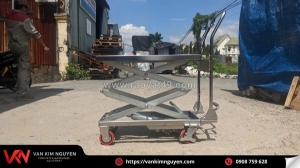 🛠️ xe nâng mặt bàn inox – bền bỉ, sạch sẽ, nâng hạ an toàn!