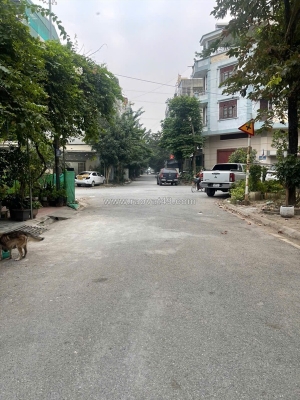 Bán 40m² phân lô tu hoàng – đường 13m – vỉa hè – view vườn hoa - nhỉnh 9 tỷ