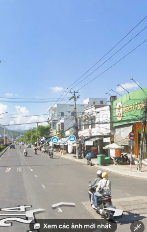 Bán căn góc đường 2/4 và mai xuân thưởng-nha trang
dt: 162m2 giá bán 200