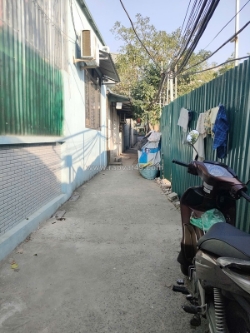 Bán gấp giá rẻ giải phóng 63m, cấp 4, mặt tiền 4.5m, 950 triệu hoàng mai.