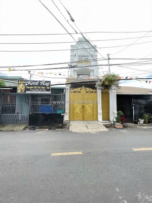 Bán gấp nhà tân cổ điển trước mặt đường lê thị my - trần văn mười