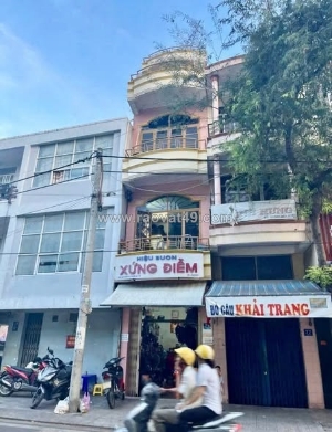 Bán nhà 4 tầng vừa ở vừa kinh doanh mặt tiền đường tháp bà, nha trang.