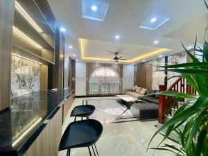 Bán nhà 5 tầng 1 tum, mới đẹp, thoáng trước sau,full nội thất phố thạch bàn,