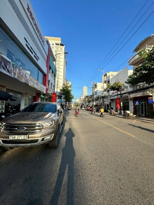 Bán nhà 6 tầng mặt tiền đường yersin giá 27 tỷ. tp nha trang diện tích :