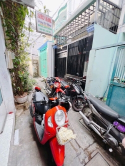 Bán nhà cầm 1 tỷ có ngay nhà vip q4
diện tích sd 48m2 ngay mặt tiền