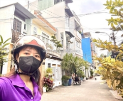 Bán nhà đ.bến vân đồn- ngang nở hậu tài lộc- xe hơi đậu cửa- lưu thông hoàng