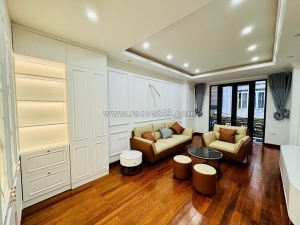 Bán nhà hồng tiến long biên,oto,thang máy,full nội thất,45m nhỉnh 10 tỷ