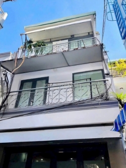 Bán nhà huỳnh văn bánh,hxh vip phú nhuận,3 tầng mới,ngang 4m giá nhỉnh 5 tỷ