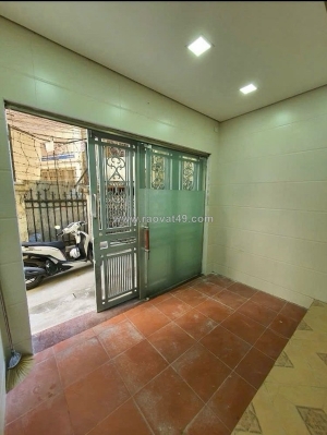 Bán nhà kim ngưu 30m2. 4 tầng. mặt tiền 4.1m. giá 7.4 tỷ hai bà trưng hà nội